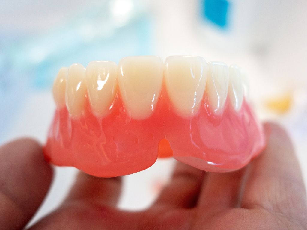 What To Expect During a Snap-On Denture Consultation
